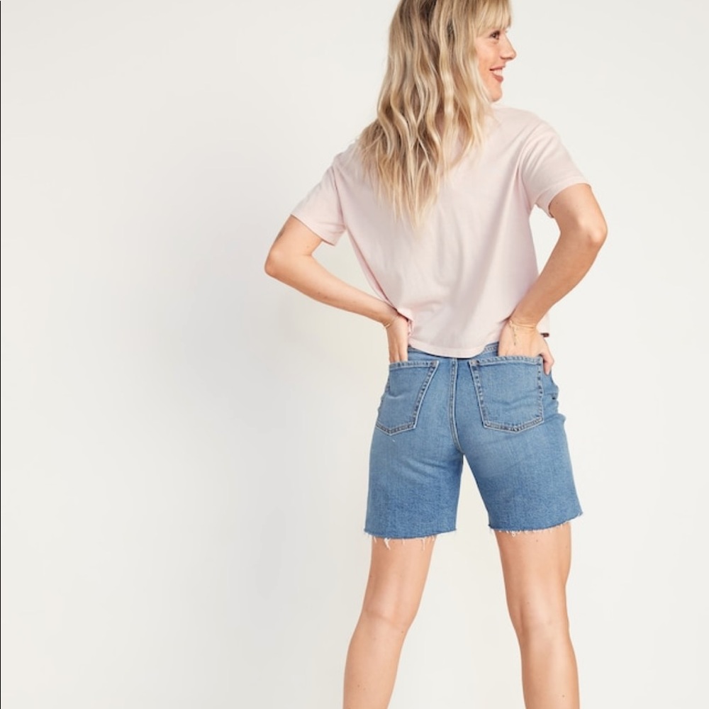 Old Navy Extra High Rise Sky Hi Straight Shorts